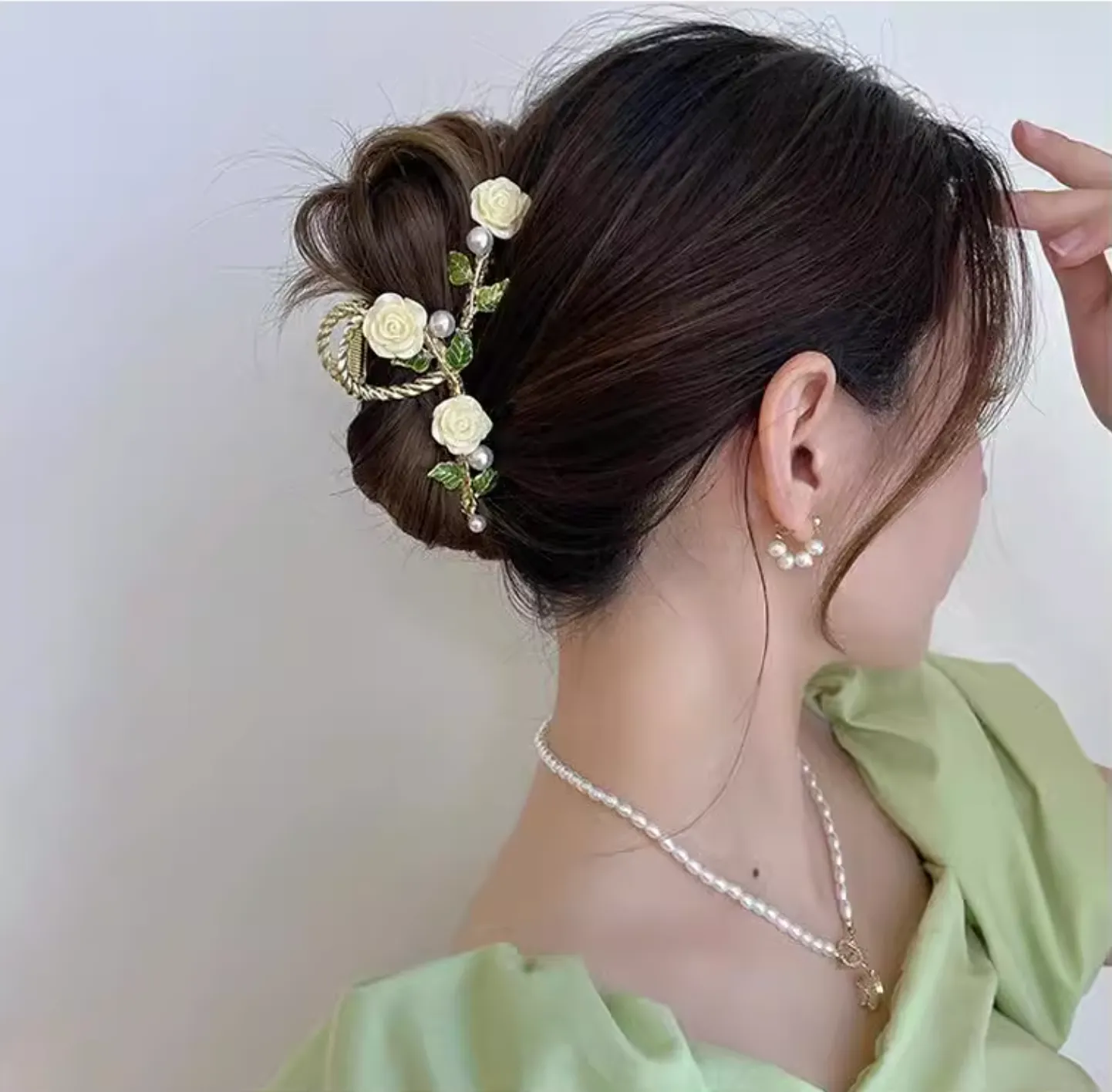 Alessia Floral Hair Clip