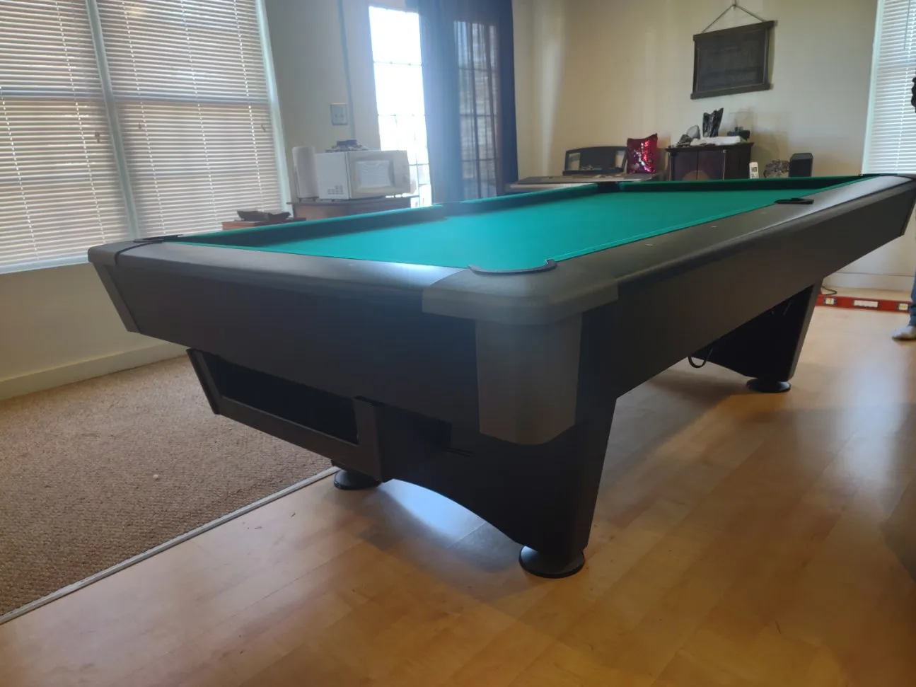 Brunswick Black Wolf Pro Pool Table