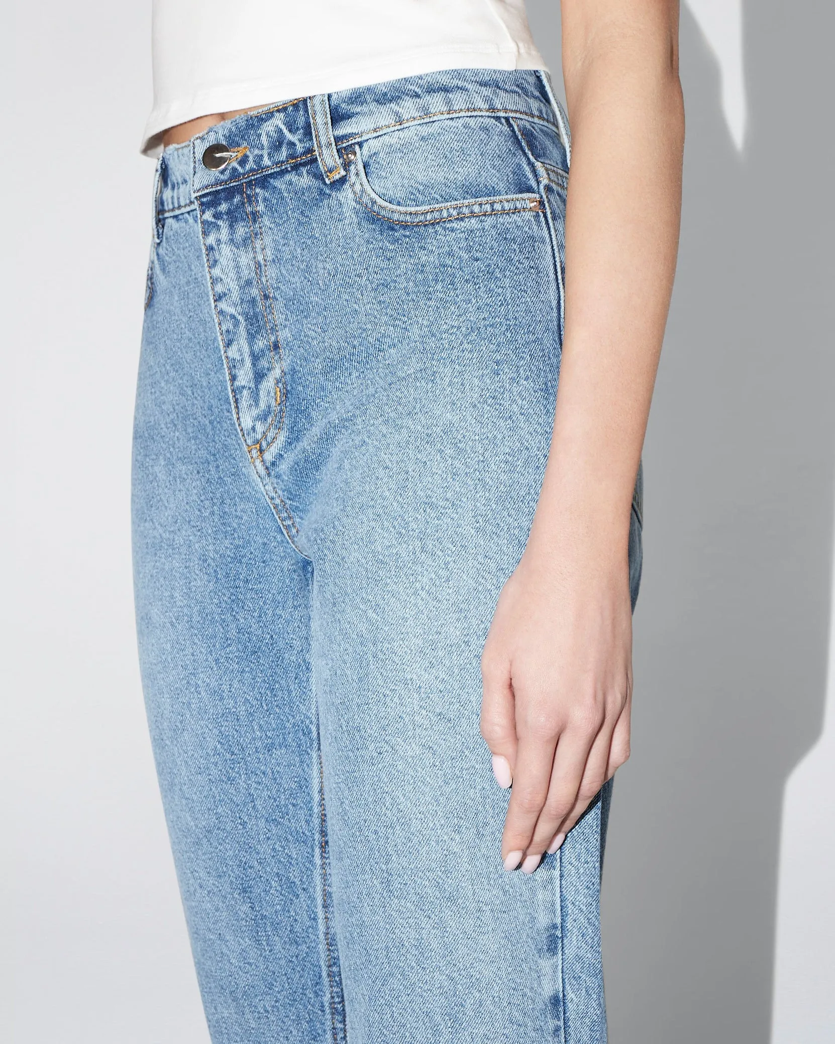 Classic Straight Leg Denim | Light Wash