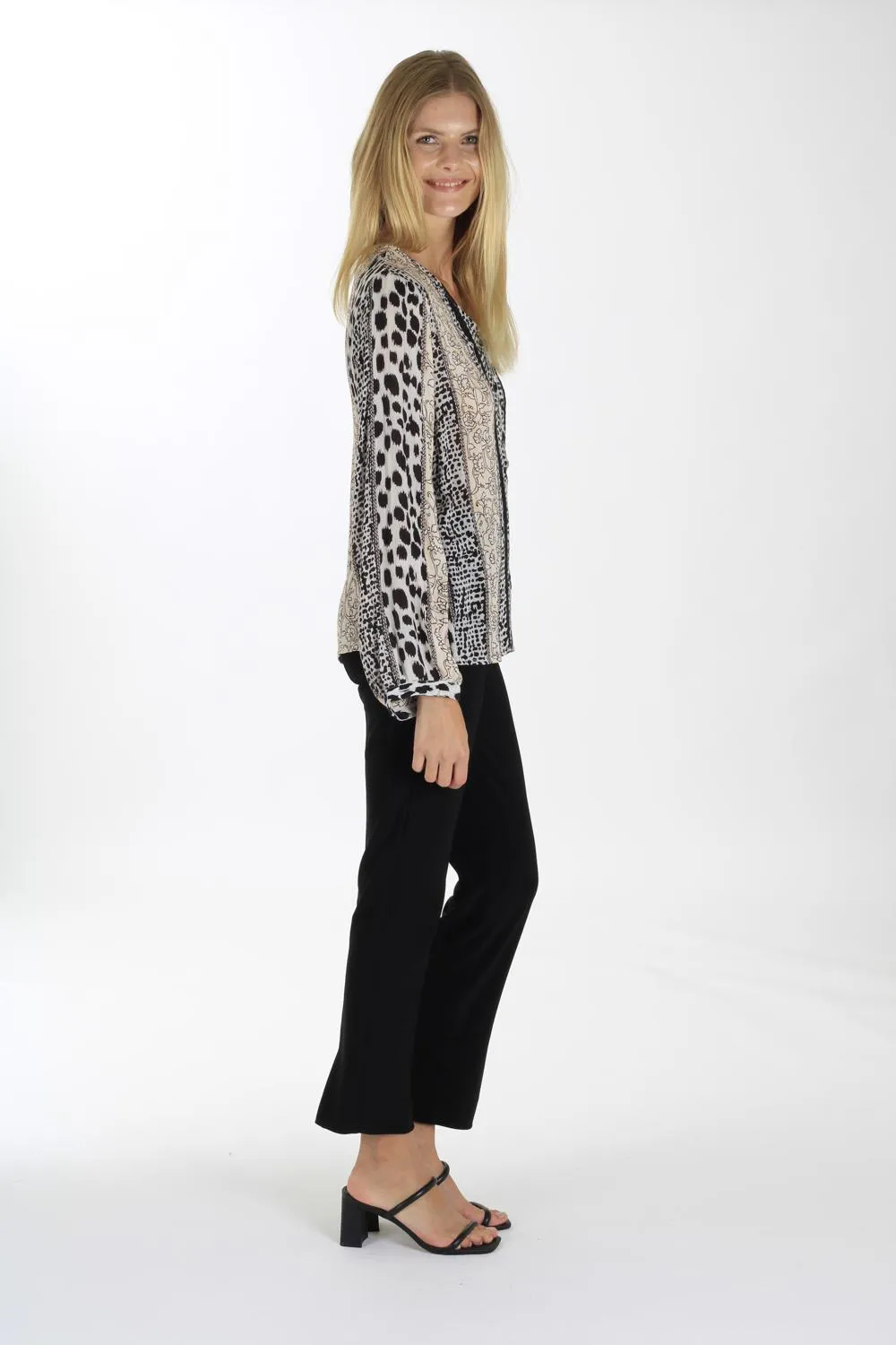 ESSENTIAL ANIMAL PRINTED BLOUSE