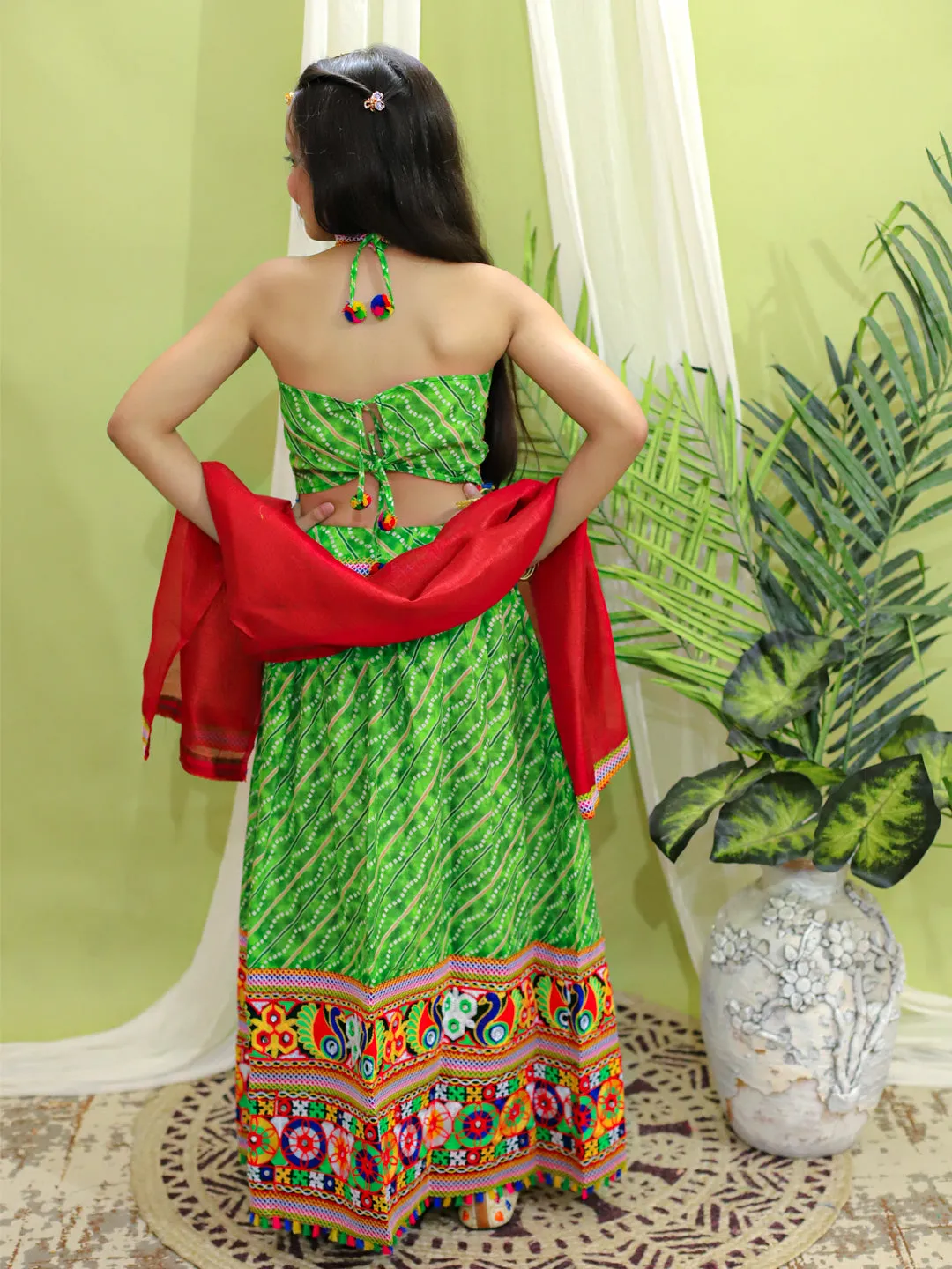 Girl's Silk Green Lehenga Sets - Bownbee